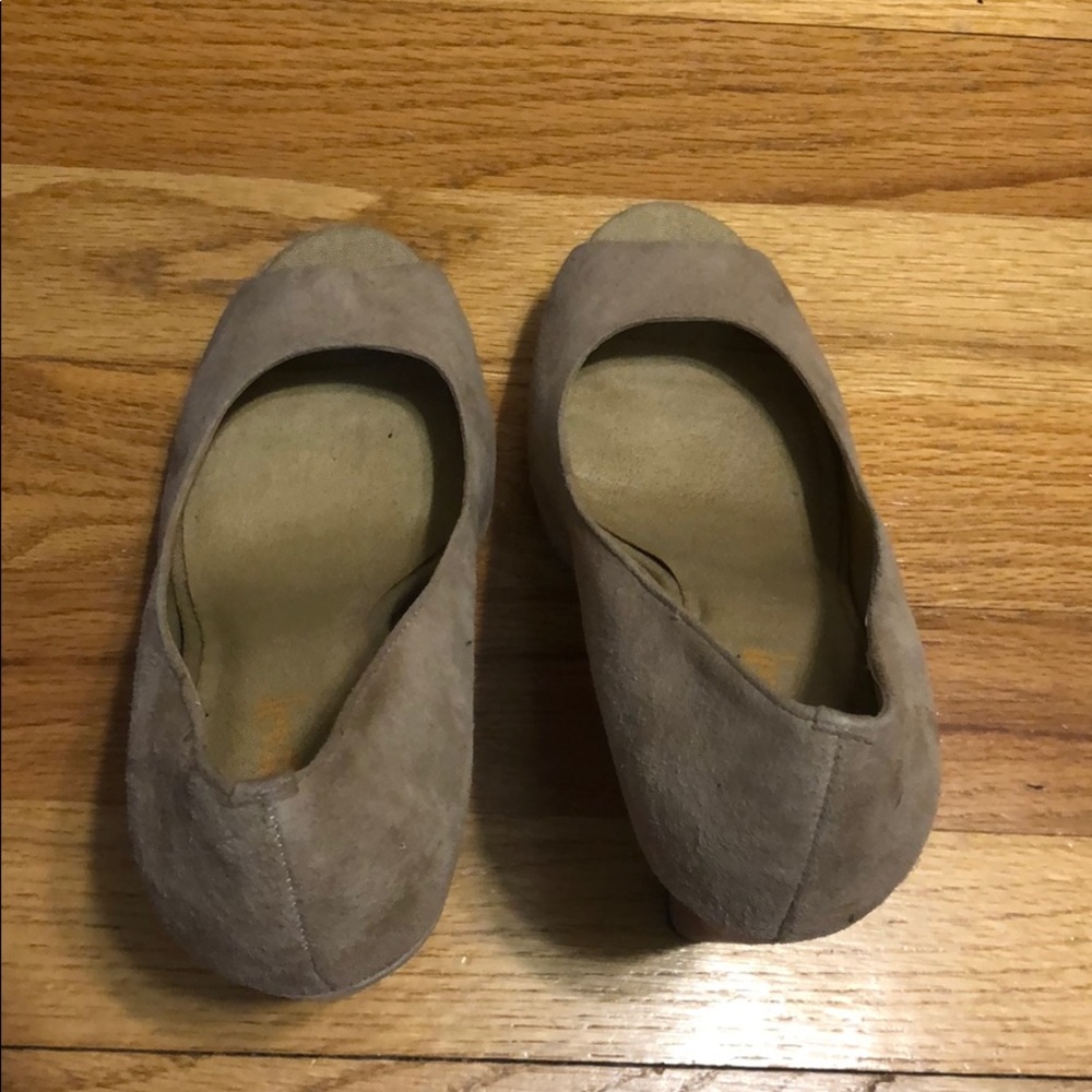 Levity Heels - Final Price! - Picture 8 of 8